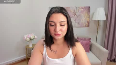 Lina online show from July 14, 2026, 12:02 am