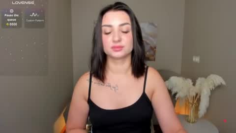 Lina online show from August 1, 2026, 11:47 pm