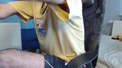 Fly online show from November 16, 2025, 12:11 pm