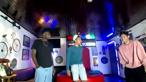 flyckers online show from July 26, 2026, 12:01 pm