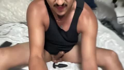 Snapshot of flyhigh40 chatting on September 18, 2025, 4:25 am Join me online and in Person Looking for company on camera. online show from September 18, 2025, 4:25 am