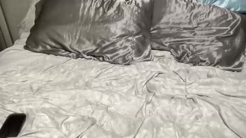 Snapshot of flyhigh40 chatting on October 19, 2025, 2:01 am Join me online and in Person Looking for company on camera. online show from October 19, 2025, 2:01 am