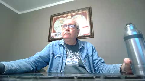 Snapshot of fmfsocal123 chatting on December 28, 2024, 2:33 am fmfsocal123 online show from December 28, 2024, 2:33 am