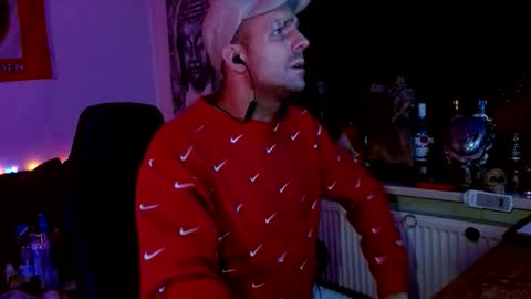 Snapshot of fonzie8012 chatting on September 27, 2025, 1:43 am Hard2DaCore22 online show from September 27, 2025, 1:43 am