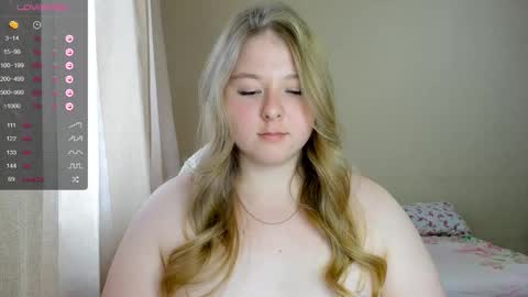 Snapshot of forever_cute chatting on September 20, 2025, 8:26 am Ann online show from September 20, 2025, 8:26 am