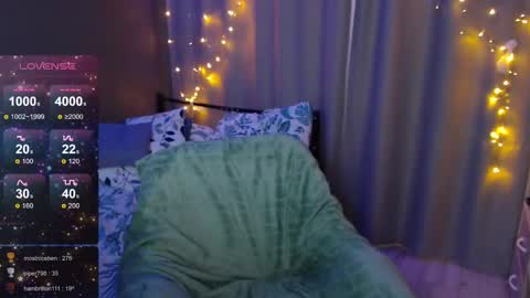 Snapshot of foreversmileme chatting on December 20, 2024, 4:53 am Julia online show from December 20, 2024, 4:53 am