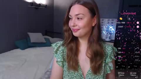 Snapshot of foreversmileme chatting on December 17, 2025, 4:24 pm Julia online show from December 17, 2025, 4:24 pm