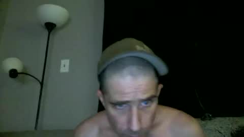 Snapshot of fouraide42 chatting on December 17, 2024, 5:51 am fouraide42 online show from December 17, 2024, 5:51 am