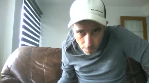 Snapshot of fouraide42 chatting on November 17, 2025, 6:35 pm fouraide42 online show from November 17, 2025, 6:35 pm