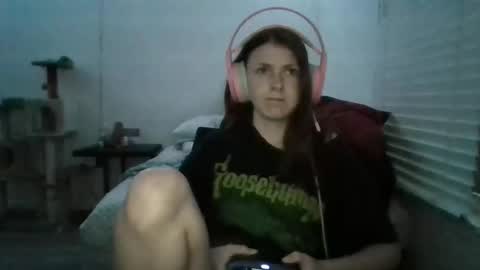 Snapshot of foursknfairy chatting on April 18, 2026, 12:14 am foursknfairy online show from April 18, 2026, 12:14 am