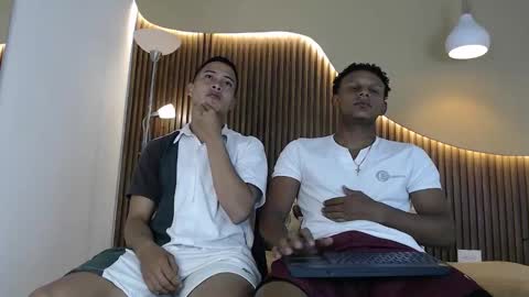 Snapshot of fourwishes chatting on December 16, 2025, 1:05 pm TASTY GUYS online show from December 16, 2025, 1:05 pm