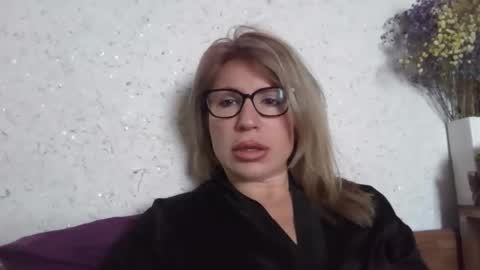 fox_red_lady7 online show from March 1, 2026, 10:17 am