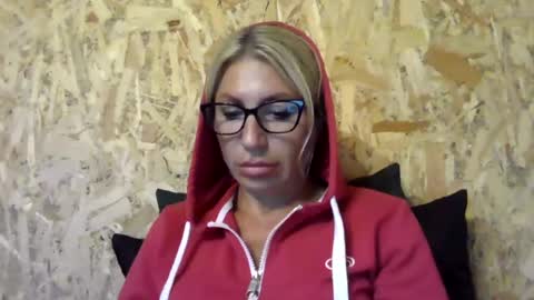 Snapshot of fox_red_lady7 chatting on July 10, 2026, 4:42 pm fox_red_lady7 online show from July 10, 2026, 4:42 pm