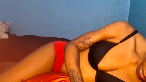 Snapshot of foxiie_roxiie chatting on May 20, 2026, 4:57 pm Ethereal Ebony online show from May 20, 2026, 4:57 pm