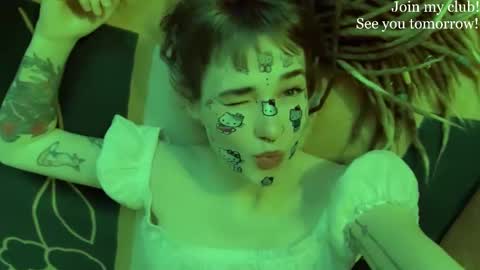 Helen - My streams are Monday - Friday at 8 AM NY time online show from December 27, 2024, 4:04 am