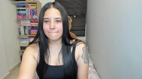 Snapshot of foxwen chatting on June 23, 2026, 11:36 pm wen. online show from June 23, 2026, 11:36 pm