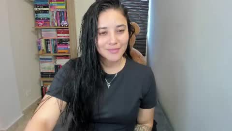 Snapshot of foxwen chatting on July 13, 2026, 10:23 pm wen. online show from July 13, 2026, 10:23 pm