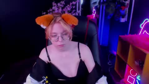 Snapshot of foxxxypolly chatting on June 23, 2026, 5:38 am Polly online show from June 23, 2026, 5:38 am