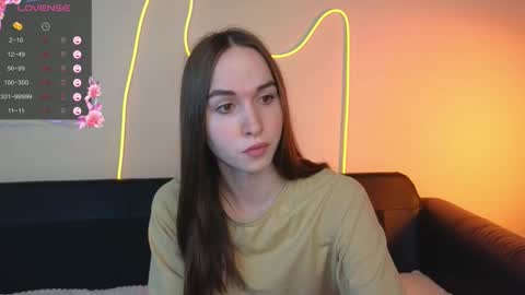 Snapshot of foxxy_girl_ chatting on September 15, 2025, 8:14 am andice online show from September 15, 2025, 8:14 am