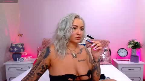Snapshot of foxxyclarise chatting on June 18, 2026, 5:39 pm Clarise online show from June 18, 2026, 5:39 pm