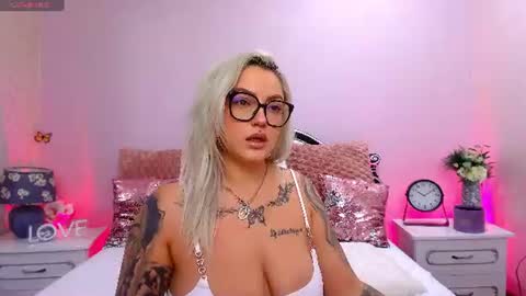 Snapshot of foxxyclarise chatting on July 22, 2026, 6:11 pm Clarise online show from July 22, 2026, 6:11 pm