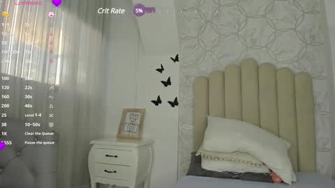 Snapshot of foxy200__ chatting on December 29, 2024, 10:47 pm Foxy online show from December 29, 2024, 10:47 pm