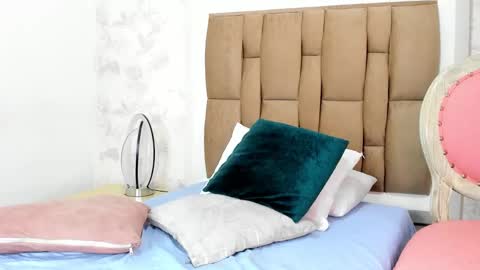 Snapshot of foxy200__ chatting on January 5, 2025, 3:02 pm Foxy online show from January 5, 2025, 3:02 pm