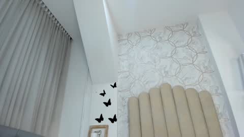 Snapshot of foxy200__ chatting on January 17, 2025, 10:56 pm Foxy online show from January 17, 2025, 10:56 pm