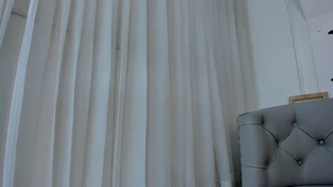 Snapshot of foxy200__ chatting on February 10, 2025, 10:51 pm Foxy online show from February 10, 2025, 10:51 pm