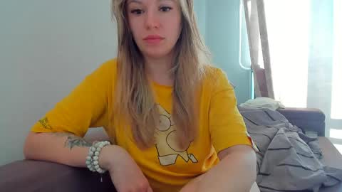 Snapshot of foxy_blond chatting on April 29, 2026, 12:27 am Foxy online show from April 29, 2026, 12:27 am