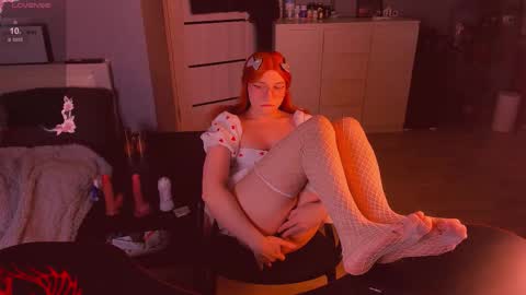 Snapshot of foxy_jpg chatting on January 11, 2026, 10:48 pm Sue online show from January 11, 2026, 10:48 pm