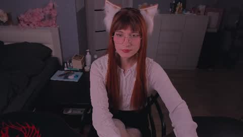 Snapshot of foxy_jpg chatting on July 18, 2026, 1:32 am Sue online show from July 18, 2026, 1:32 am