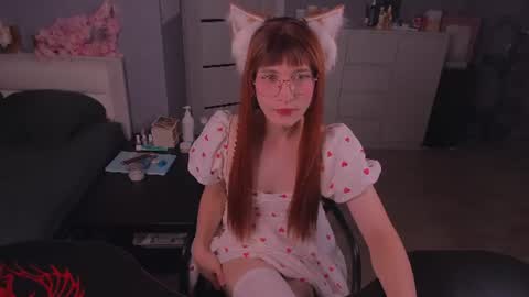 Snapshot of foxy_jpg chatting on July 19, 2026, 1:20 am Sue online show from July 19, 2026, 1:20 am
