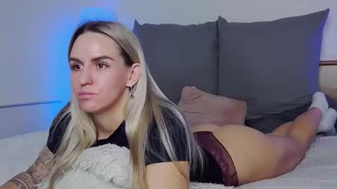 Snapshot of foxy_kimmi chatting on November 30, 2025, 7:12 am Foxy Kimmi online show from November 30, 2025, 7:12 am