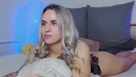 Snapshot of foxy_kimmi chatting on December 2, 2025, 6:41 am Foxy Kimmi online show from December 2, 2025, 6:41 am