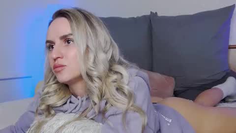 Foxy Kimmi online show from December 5, 2025, 7:06 am