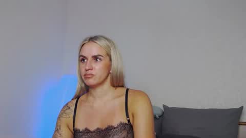 Foxy Kimmi online show from July 7, 2026, 6:05 am