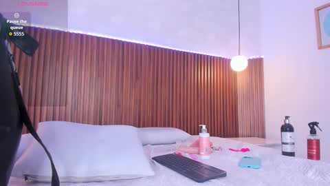 foxy_kylie online show from March 8, 2026, 2:04 am