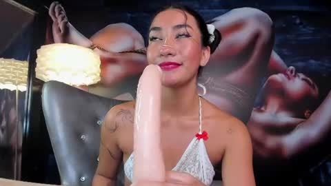 Snapshot of foxy_vilma chatting on July 11, 2026, 6:10 pm Miss Vilma online show from July 11, 2026, 6:10 pm