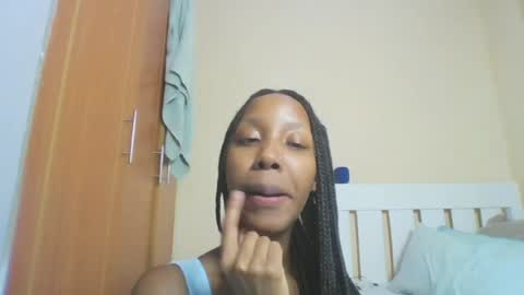 Snapshot of foxyatmidnite chatting on July 2, 2026, 12:32 am foxyatmidnite online show from July 2, 2026, 12:32 am