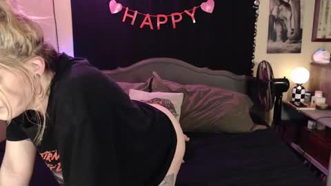 Snapshot of foxymalloryknoxy69 chatting on February 20, 2025, 7:34 am Mallory Koxx online show from February 20, 2025, 7:34 am