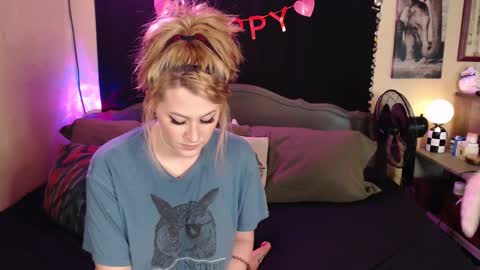 Snapshot of foxymalloryknoxy69 chatting on March 1, 2025, 8:02 am Mallory Koxx online show from March 1, 2025, 8:02 am