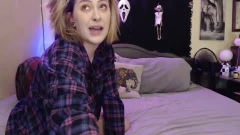 Snapshot of foxymalloryknoxy69 chatting on October 12, 2025, 8:13 am Mallory Koxx online show from October 12, 2025, 8:13 am