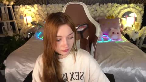 Snapshot of foxymayy chatting on May 19, 2026, 2:01 pm Maya online show from May 19, 2026, 2:01 pm