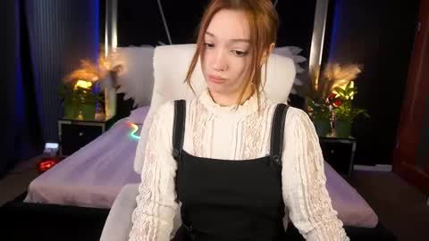 Snapshot of foxymayy chatting on June 4, 2026, 1:06 pm Maya online show from June 4, 2026, 1:06 pm