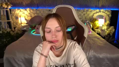 Snapshot of foxymayy chatting on June 9, 2026, 1:45 pm Maya online show from June 9, 2026, 1:45 pm