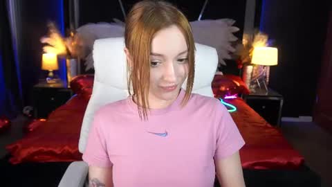 Snapshot of foxymayy chatting on June 18, 2026, 12:42 pm Maya online show from June 18, 2026, 12:42 pm
