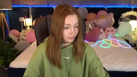 Snapshot of foxymayy chatting on July 13, 2026, 12:41 pm Maya online show from July 13, 2026, 12:41 pm