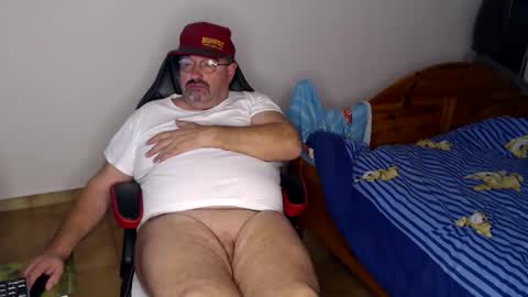 Fraboys online show from December 5, 2025, 8:01 am