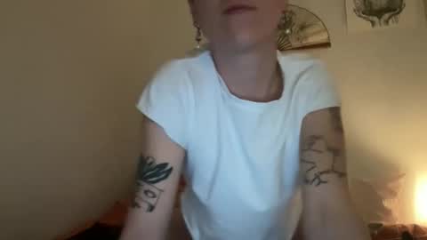 Snapshot of fragariia chatting on May 10, 2026, 2:17 am Chlo online show from May 10, 2026, 2:17 am